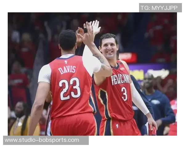 鹈鹕与太阳常规赛激战正酣球迷热情高涨期待精彩对决